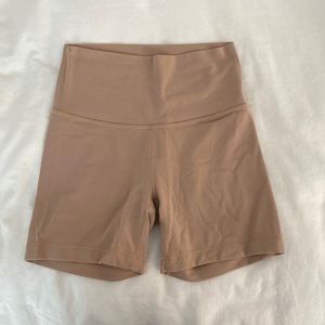 Aritzia Hi-rise 5” biker shorts